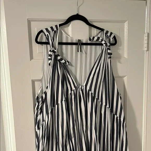 By Anthropologie Bow-Shoulder V-Neck Maxi Dress, 3x - Picture 5 of 8